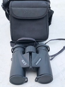 lot 245 image: Nice Pair of REI 10x32 Waterproof Binoculars