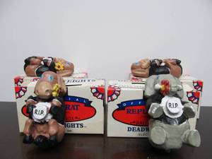lot 53 image: &nbspBrand New Comical Political Deadweights Paperweight Sets