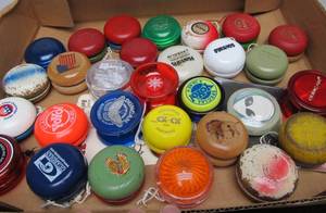 lot 78 image: Nice Collection of Old Vintage YO-YOs 