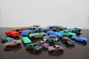 lot 84 image: Lot of Old Vintage Assorted Metal Toy Cars