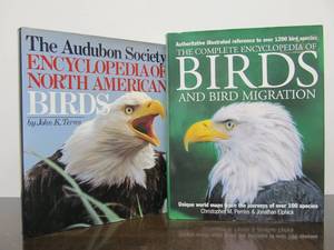 lot 86 image: 2 LARGE Hardcover Illustrated Bird Encyclopedias 