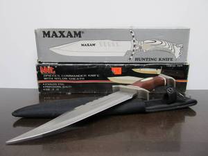 lot 105 image: 2 Large Fixed Blade Knives wBoxes