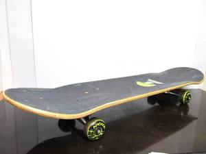 lot 115 image: Arcade Golden Raising Sun Mushroom Skateboard 31