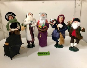 lot 194 image: Lot of Byers Choice Carolers Christmas Figures #1