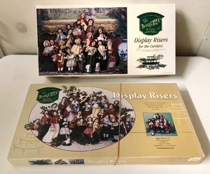 lot 199 image: 2 Complete in box Byers Choice Carolers Christmas Figures Display Riser Stands