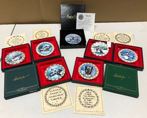 lot 256 image: Collection of Hand Numbered P BUCKLEY MOSS Christmas Box