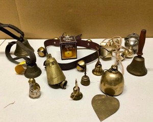 lot 150 image: Estate Lot of Vintage & Antique Brass Bells