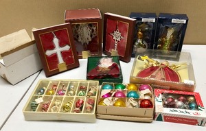 lot 163 image: Estate Lot of Vintage Ornaments & High End Newer Christmas Ornaments