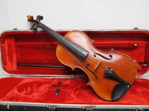 lot 137 image: Old Vintage German Violin wCase