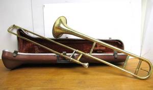 lot 139 image: Old Vintage OLDS AMBASSADOR Trombone wCase