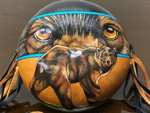 lot 260 image: Beautifully Hand Painted & Carved Gourd Bear Artwork 