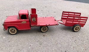 lot 294 image: Old Vintage TONKA Farms Flatbed Truck & Trailer