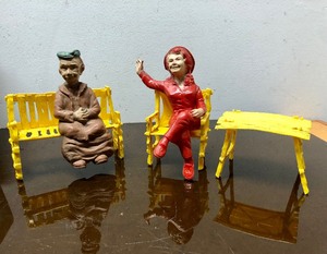 lot 305 image: Large Sized Vintage BEVERLY HILLBILLYS Playset Toys