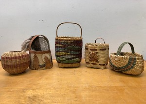 lot 351 image: Great lot of Native American Artisan Hand Made Baskets
