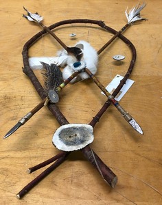 lot 354 image: Hand Made Native American Dreamcatcher