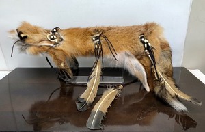 lot 396 image: Native American Handmade Bead Decorated Fox Pelt
