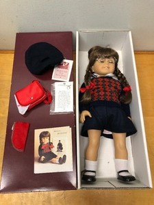 lot 406 image: Mint in Box Early AMERICAN GIRL Doll - Molly McIntire