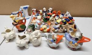 lot 413 image: Great Lot of Vintage Salt Pepper Shakers Creamers etc