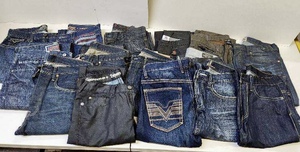 lot 417 image: LARGE Lot of New and Like-New Mens Jeans - Size 32x30