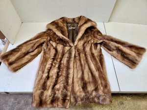 lot 418 image: Vintage Genuine Mink Fur Coat from Sakowitz