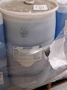 lot 192A image: Lot of (1) Diamond Shine Bullseye AF2010 High Foaming Low pH Lubricating Detergent 30-gallon Plastic Drum