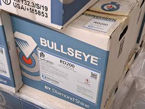 lot 169 image: Lot of (2 Cases) Diamond Shine Bullseye RD200 Foaming Detergent 2.5-gallon Plastic Jug 2-count ( 4 total items )