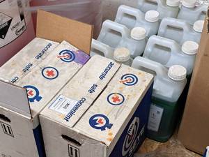 lot 135 image: Lot of (2 Cases  8 Bottles) Diamond Shine Bullseye X55 Premium Drying Agent