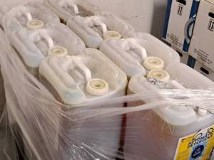 lot 257 image: Lot of (6) DuBois Blendco Systems Supersat Automatic Detergent Vehicle Cleaner 6-gallon Plastic Jug