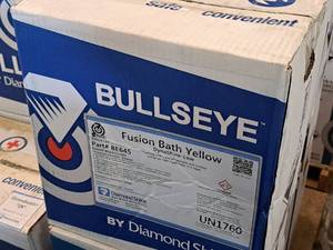 lot 120 image: Lot of (4 Cases) Diamond Shine Bullseye Fusion Bath Yellow DynaShine-Low Foaming Yellow Low pH Process and Surface Enhancer 5gal Case Pack 2.5-gallon Plastic Jug 2-count ( 8 total items )
