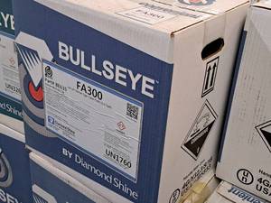 lot 109 image: Lot of (5 Cases) Diamond Shine Bullseye FA300 Low pH Foamer 5gal Case Pack 2.5-gallon Plastic Jug 2-count ( 10 total items )
