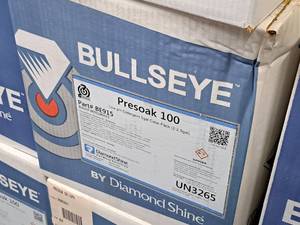 lot 106 image: Lot of (5 Cases) Diamond Shine Bullseye Presoak 100 Low pH Detergent 5gal Case Pack 2.5-gallon Plastic Jug 2-count ( 10 total items )