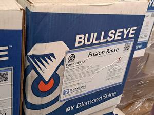 lot 92 image: Lot of (4 Cases) Diamond Shine Bullseye Fusion Rinse 5gal Case Pack 2.5-gallon Plastic Jug 2-count ( 8 total items )