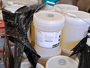 lot 404 image: Lot of (5) Reliable Plus Tire Shine Waterbased Tire Dressing 5-gallon Plastic Pail
