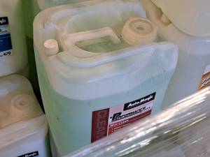 lot 432 image: Lot of (4) Auto Magic Win-Clean Glass Cleaner 5-gallon Plastic Jug