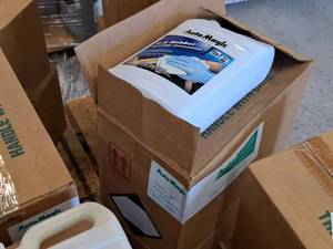 lot 458 image: Lot of (2 Boxes) Auto Magic E-Z Rubber Dressing Concentrate No. 34 Water-Based Dressing 1-Gallon Plastic Jug 4-count ( 8 total items )