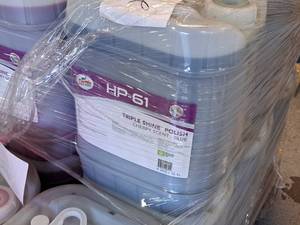 lot 462 image: Lot of (3) Turtle Wax Triple Shine Pro Polish Cherry Scent Blue HP-61 5-gallon Plastic Jug