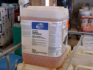 lot 484 image: Lot of (5) Blue Coral Paradise Foam Shampoo pH Balanced Car Wash Detergent 258035 5-gallon Plastic Jug