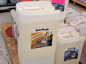 lot 470 image: Lot of (2) Auto Magic Fallout Remover No. 53 5-gallon Plastic Jug