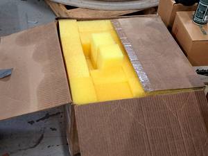 lot 503 image: Lot of (1 Box) Auto Magic Yellow Bug Block Sponges 3x3x5