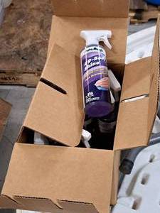 lot 512 image: Lot of (1 Box) Auto Magic 49-Body Shine No. 49A Detailing Clay Lubricant 16-fl.oz. Plastic Bottle 10-count ( 10 total items )