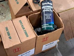 lot 510 image: Lot of (2 Boxes) Auto Magic Perfect Finish Premium Finish Wax 32-fl.oz. Plastic Bottle 4-count ( 8 total items )