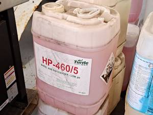 lot 528 image: Lot of (2) Turtle Wax Pro Low pH Wheel & Rim Cleaner HP-4605 5-gallon Plastic Jug
