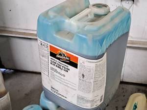 lot 537 image: Lot of (3) ArmorAll Professional Clear Coat Polish Blue Bubble Gum Car Wash Polish 30001315 5-gallon Plastic Jug