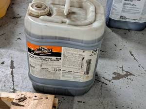 lot 543 image: Lot of (1) ArmorAll Professional Heavy Duty Lo pH Presoak N471 5-gallon Plastic Jug