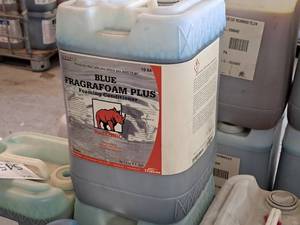 lot 558 image: Lot of (3) DuBois Blendco Systems Red Rhino Fragra Foam Plus Blue Vehicle Cleaner 108406B 6-gallon Plastic Jug