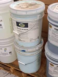 lot 566 image: Lot of (2) Zep Blue Pearl Tire Dressing 147935 5-gallon Plastic Pail