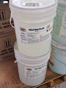 lot 567 image: Lot of (2) Zep Neutrix Plus Rust Sour 213767 5-gallon Plastic Pail