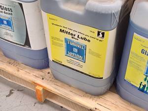 lot 575 image: Lot of (1) DuBois Blendco Systems Tunnel Vision Mitter Lube Blue Vehicle Cleaner 145006B 6-gallon Plastic Jug