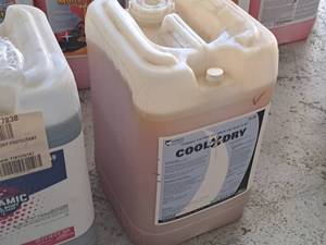 lot 592 image: Lot of (1) DuBois Blendco Systems Cool Dry Premium Clearcoat and Drying Agent 150806A 6-gallon Plastic Jug