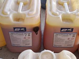 lot 829 image: Lot of (2) Diamond Shine Citrus Presoak HD 2X Double Diamond Low pH Presoak D183 5-gallon Plastic Jug